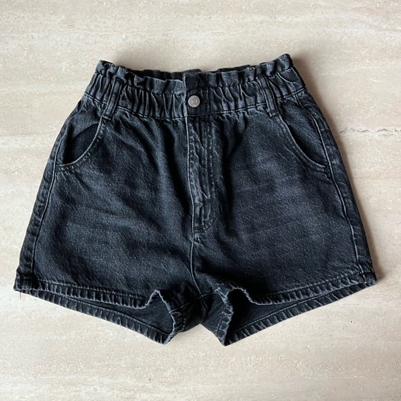 Urban Outfitters Pants - UO Pull-On Mom shorts